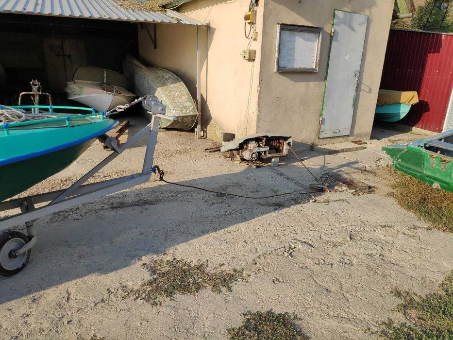 Катер Неман-1 с мотором Tohatsu M18 и местом на причале в Маяках.