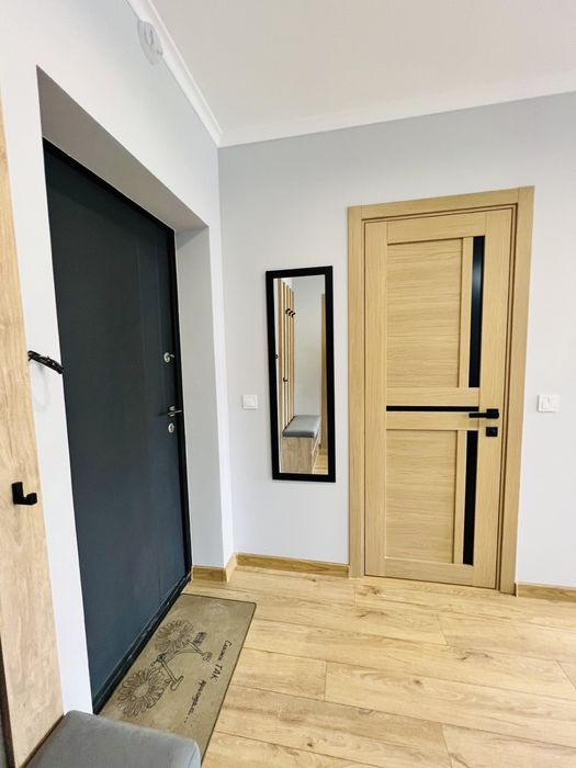 Подобово!2-х кімнатна квартира . Центр.вул. Коновальця 37