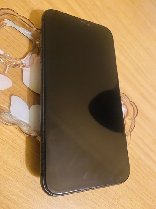 Iphne 11 em 64gb