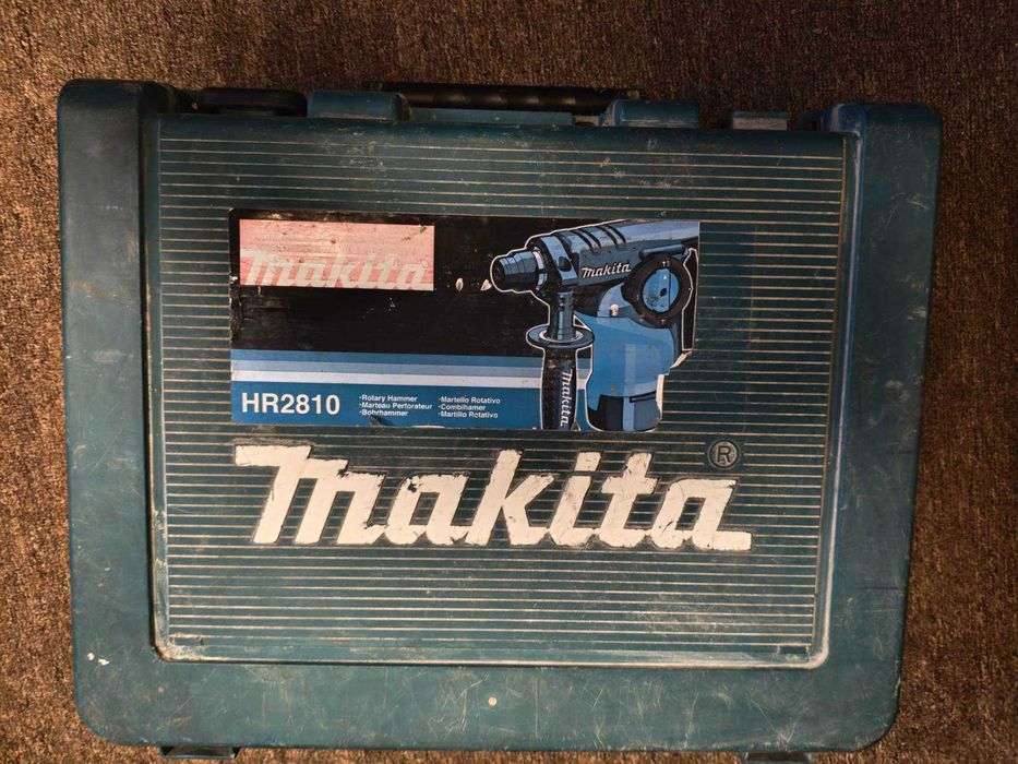Ударная дрель Makita