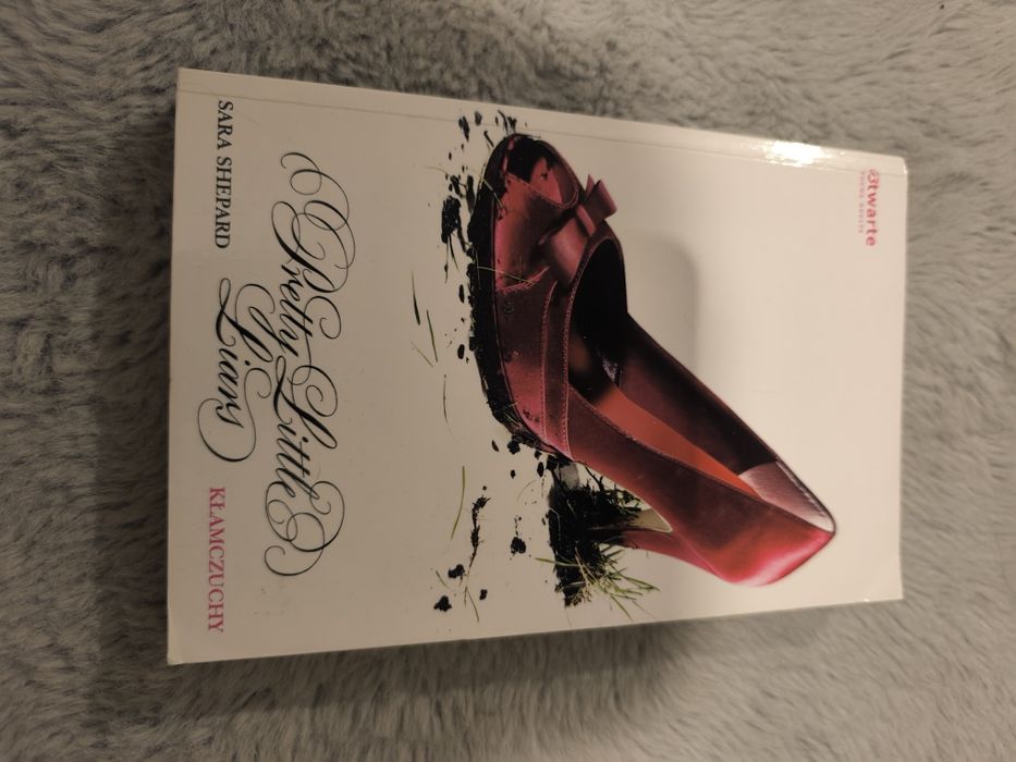 Książka. Sara Shepard. Kłamczuchy