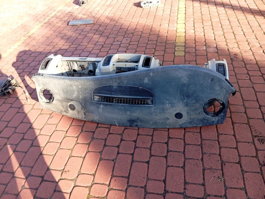 Deska rozdzielcza kokpit Opel Vivaro Trafic