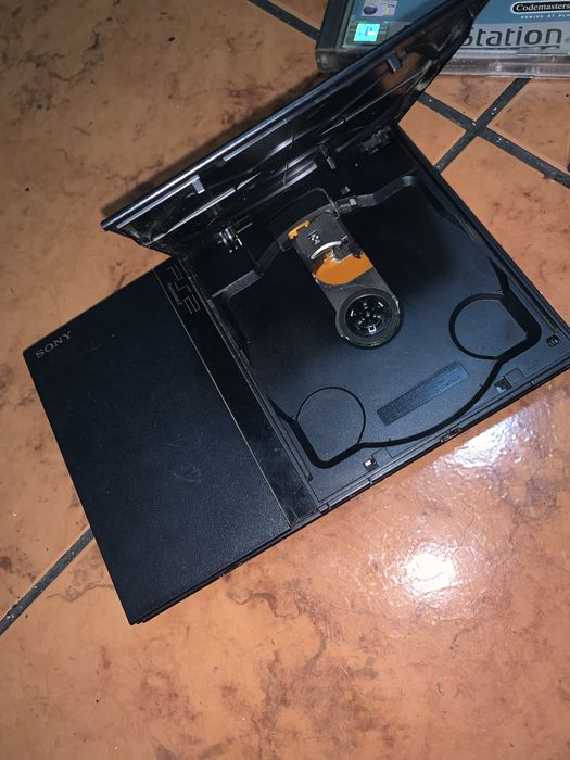 (LER) - Lot jogos ps1 ps2 ps4 psp + Playstastion 2 com comando. LER DESCRIÇÃO OBRIGADO.