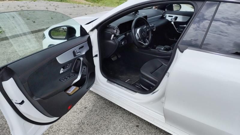 Mercedes Benz CLA 200 AMG pack night