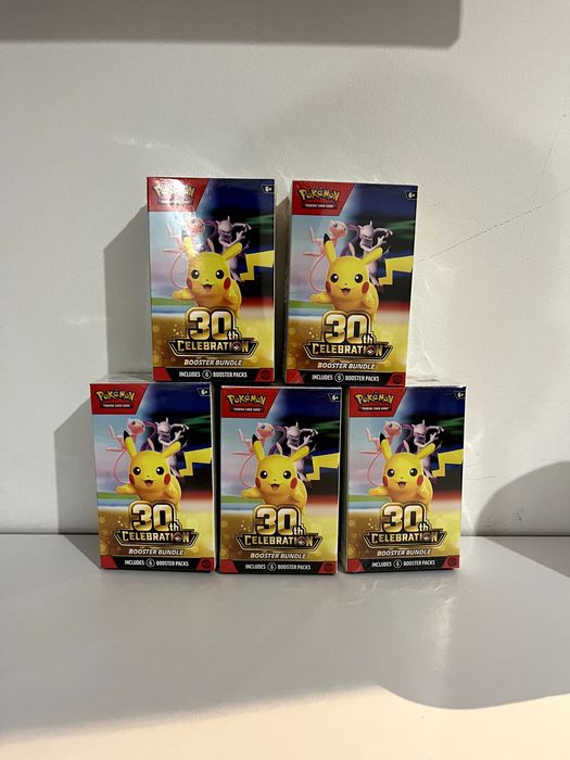 Pokémon TCG: 30th Celebration - Booster Bundle