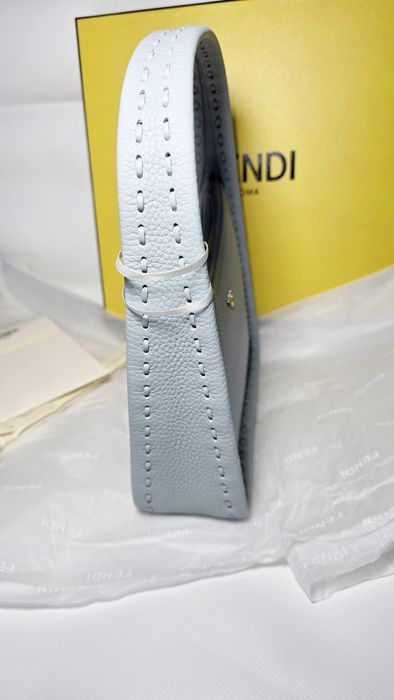 Fendi шкіряна сумочка