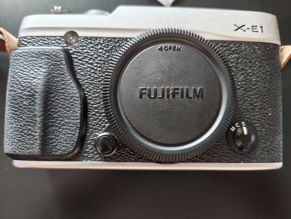 Máquina Fotográfica Mirrorless Fujifilm X-E1-Corpo