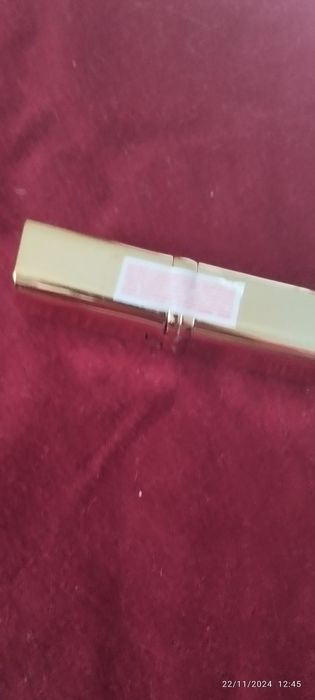 L'Oréal Lipsticks, Color 119,28564550290525186120
