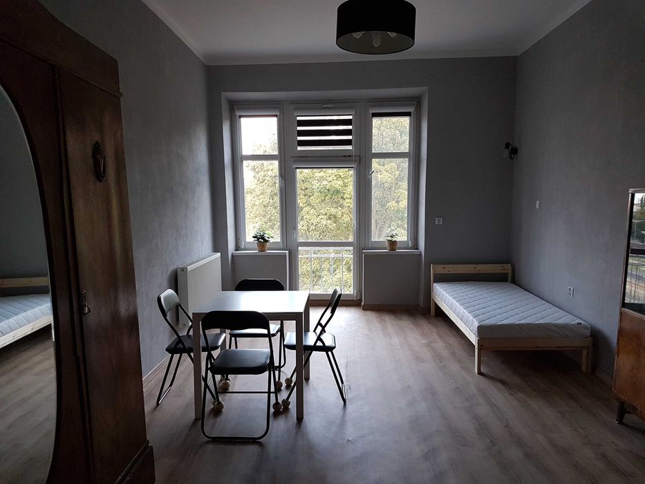 Cztery pokoje - prawie jak w filmie! Centrum, blisko Filmówki, parku i Szkoły Projektowania