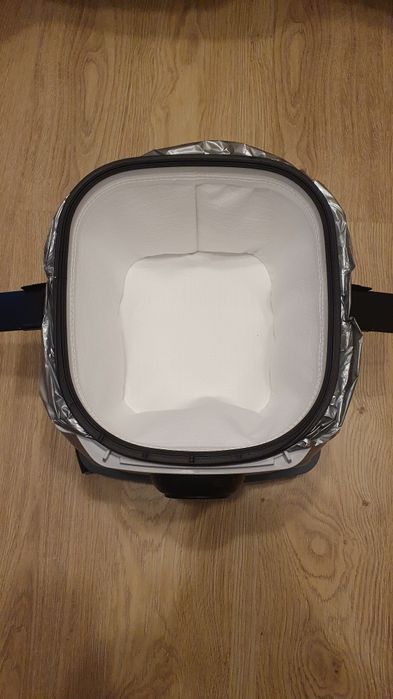 Makita akumulatorowy / sieciowy odkurzacz DVC150LZ. Nieużywany.