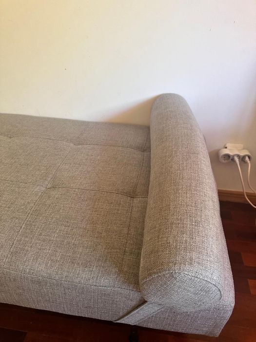 sofá confortável para relaxar KINDA