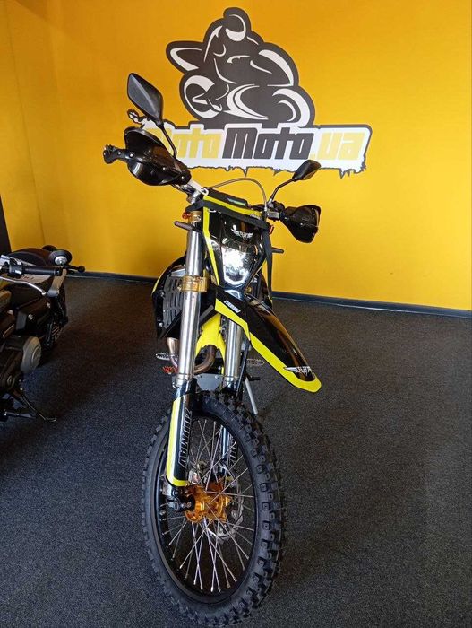 Мотоцикл ZUUMAV S8 FULL PRO (S8-KE300)