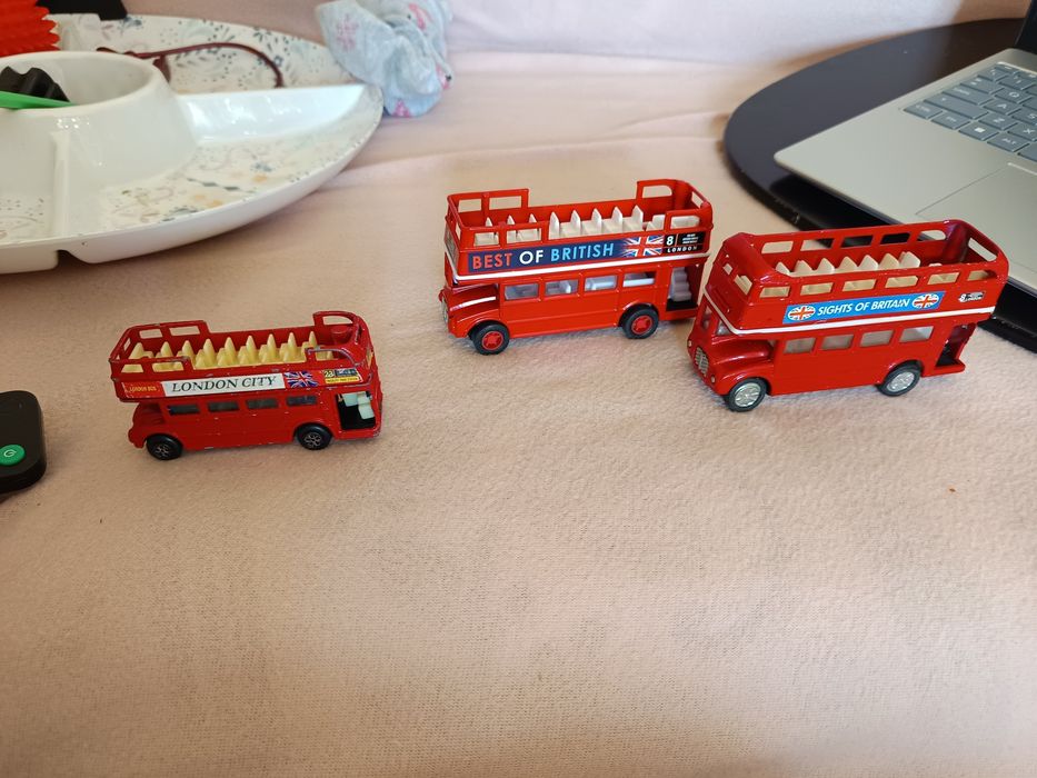 Comboio grande com pilhas novo.Bus London.Brinquedos forno grande