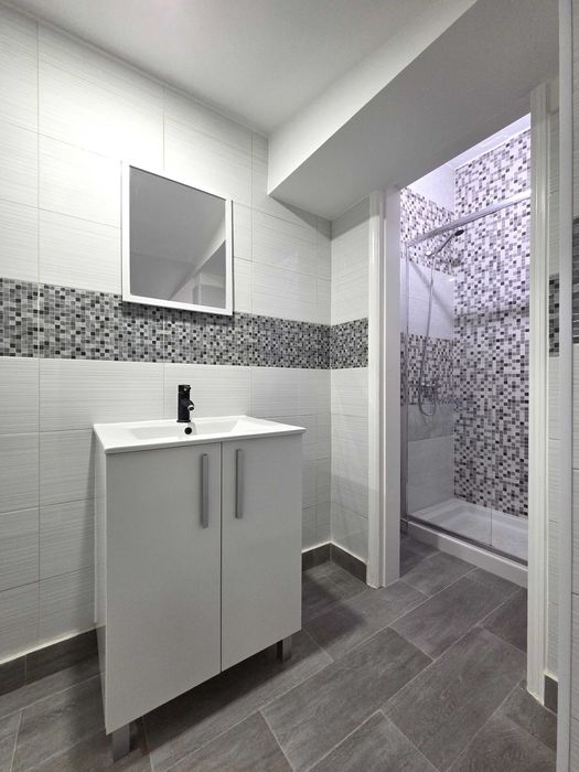 Alugo Espaço Comercial/ Armazém Sesimbra Vila