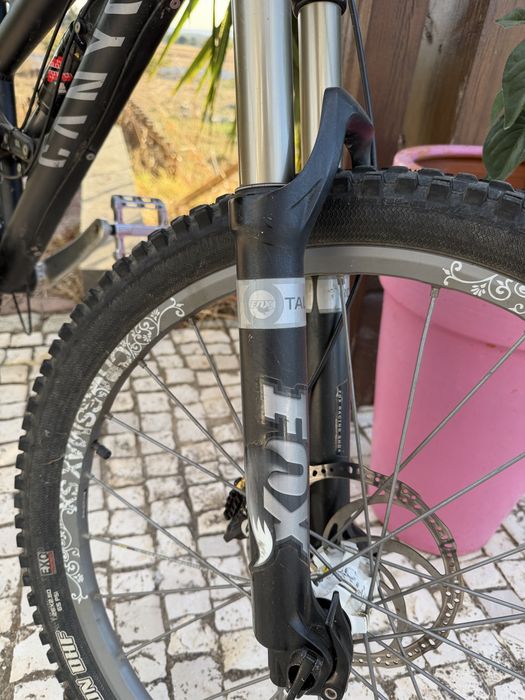 Bicileta Enduro Canyon Torque ES