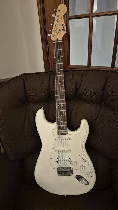 Guitarra fender bullet