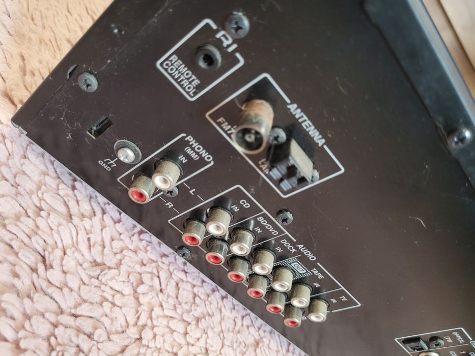 Amplituner stereo marki Onkyo TX-8020