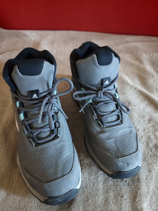 Ботинки Adidas р.39
