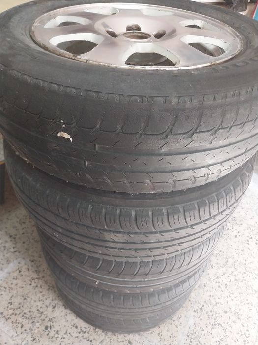 4 Jantes audi 5x100 com pneus para desocupar