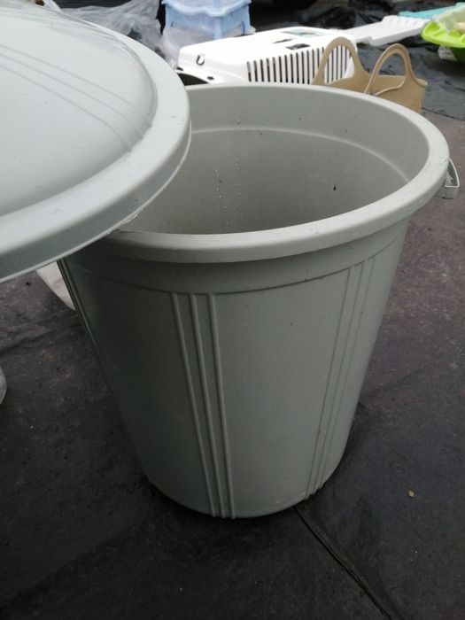 Бак для мусора с крышкой 50 литров мусорный бак