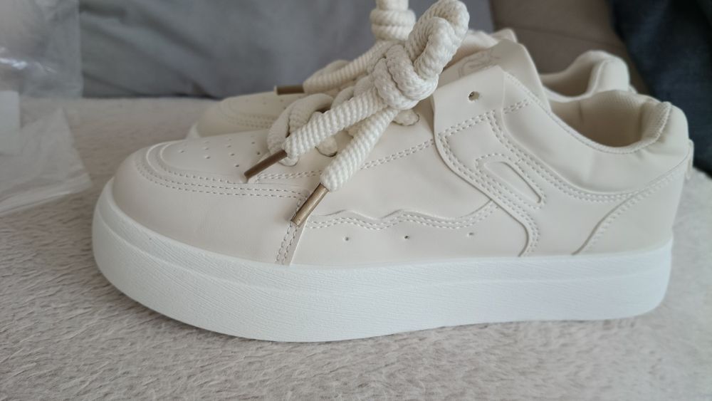 Buty damskie sportowe