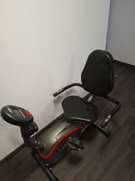 Rower stacjonarny poziomy