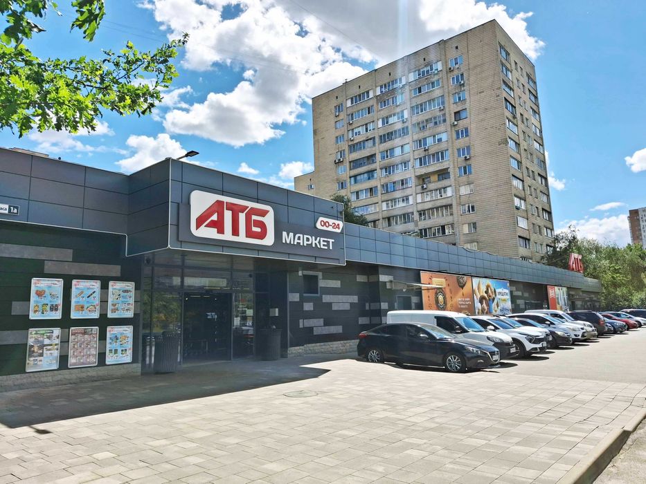 Продаж 2к квартири на Борщагівці, 53м2, пр-кт Курбаса 3, цегла, кімнати окремі, є ГАЗ