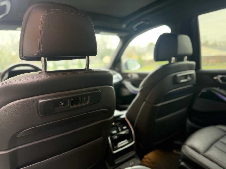 BMW X7      2020