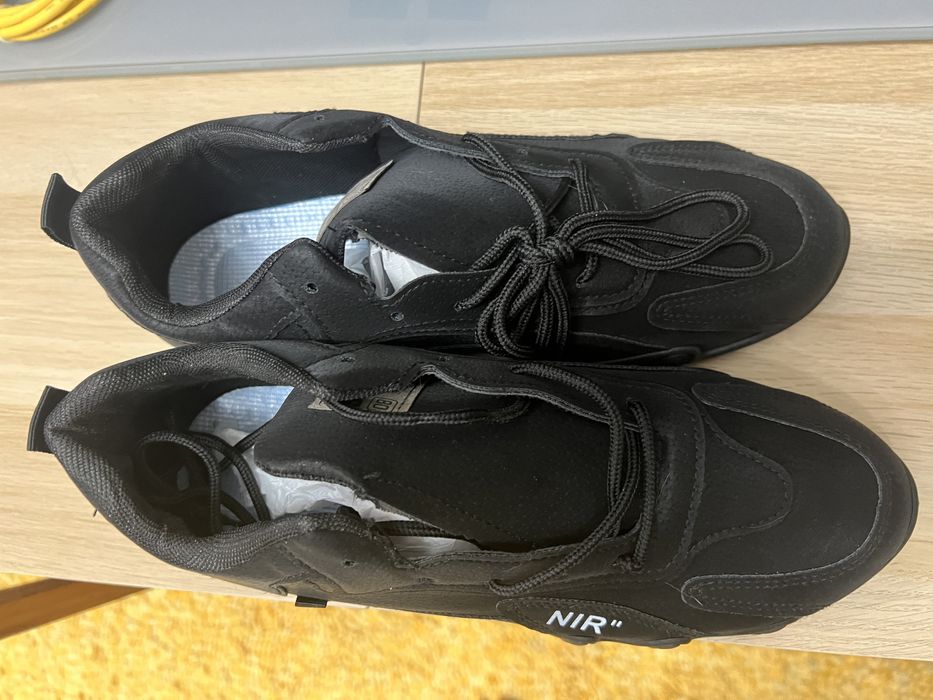 Sapatilhas impremiaveis para andar de Mota NOVAS