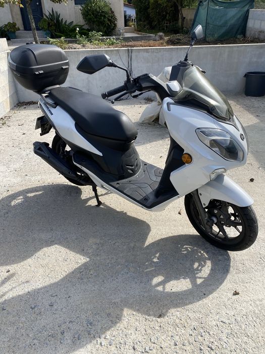 Moto Keeway Cityblade 125 com top case