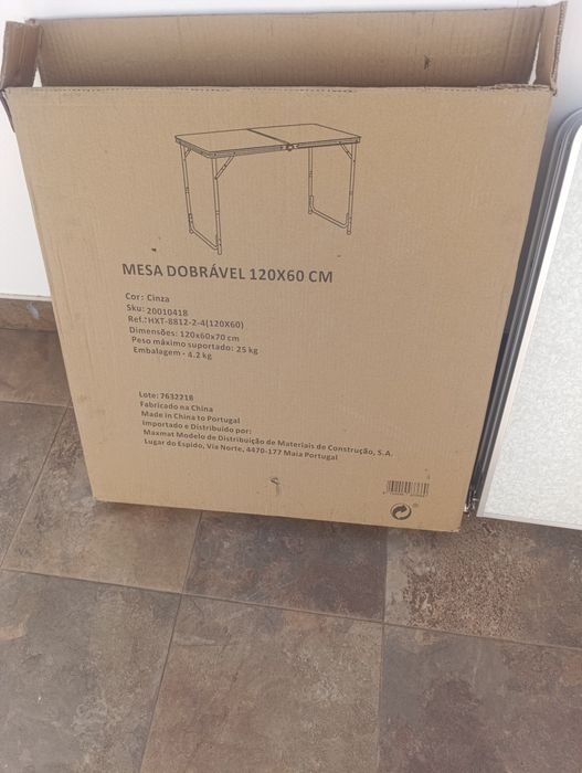 Mesa de  campismo 1.20x60 dobrável como nova