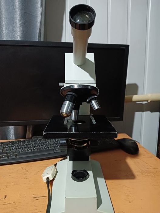 Продам микроскоп Карл цейс МОН окулярний