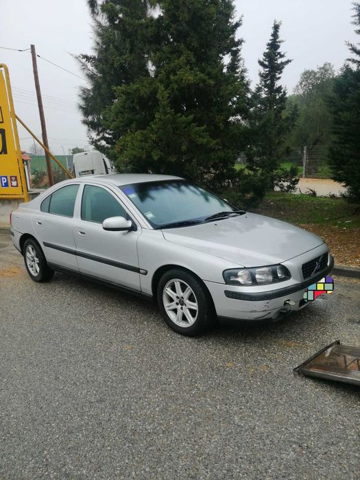 Carro Volvo S60 de 2001 para peças