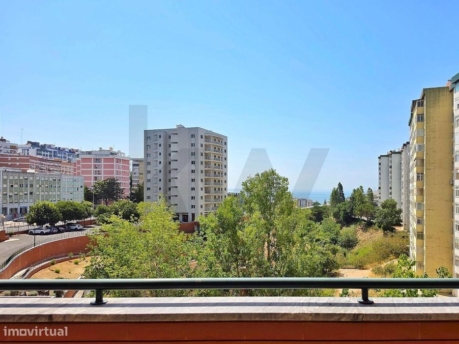 Apartamento T3 c/ varanda vista mar, garagem em condomínio Paço de Arc