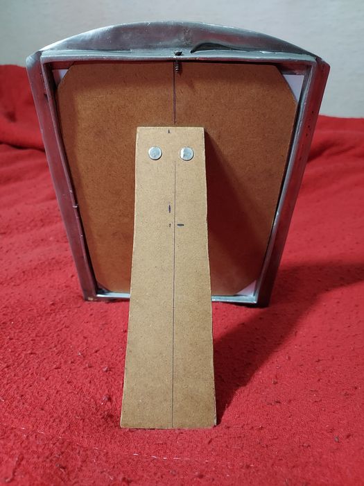 Moldura feita em estanho