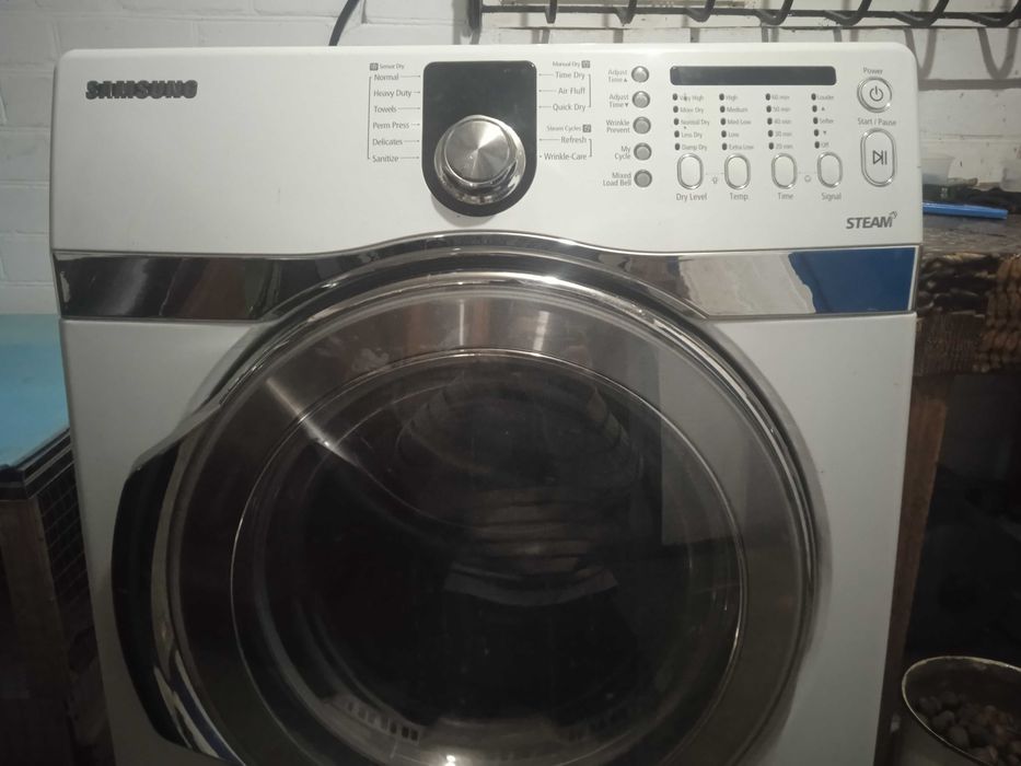 Продам сушильную машинку SAMSUNG  DV410AEW XAA