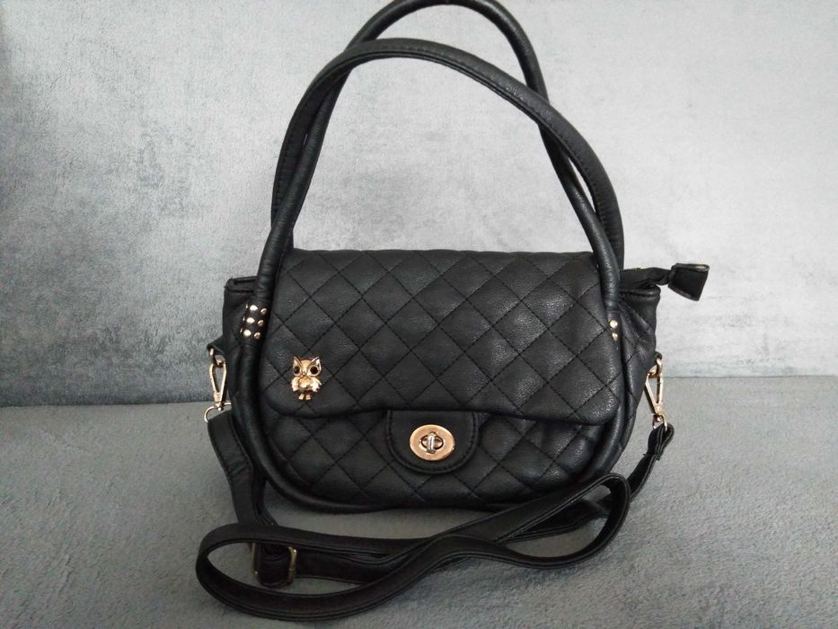 Torebka czarna pikowana