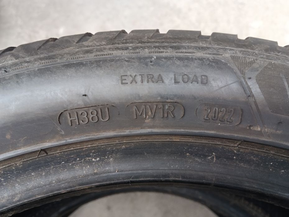 245/45 R18 100Y Goodyear Vector 4Seasons