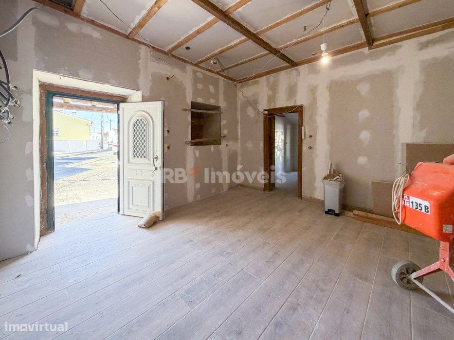 Moradia T1 em Montalvo com espaço exterior