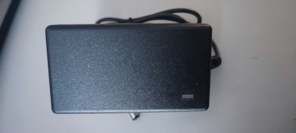 Зарядка 21v для Li-ion батареї