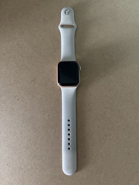 Apple Watch SE + ładowarka + pudełko