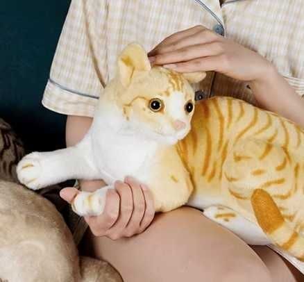 Kot syjamski 26 cm. Realistycznie wyglądający pluszak.