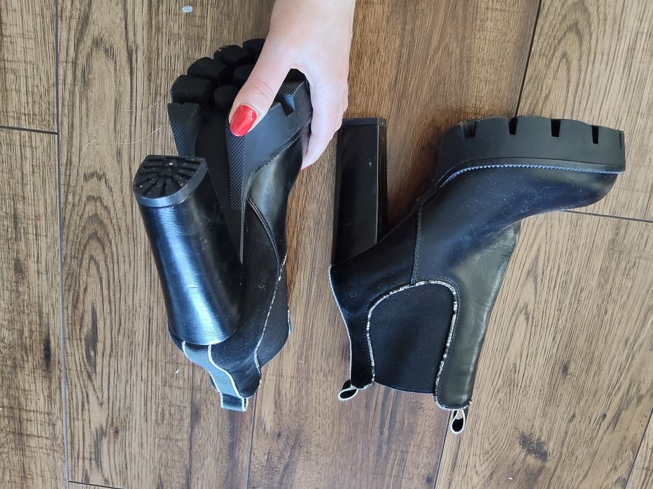 Buty słupek botki deezee