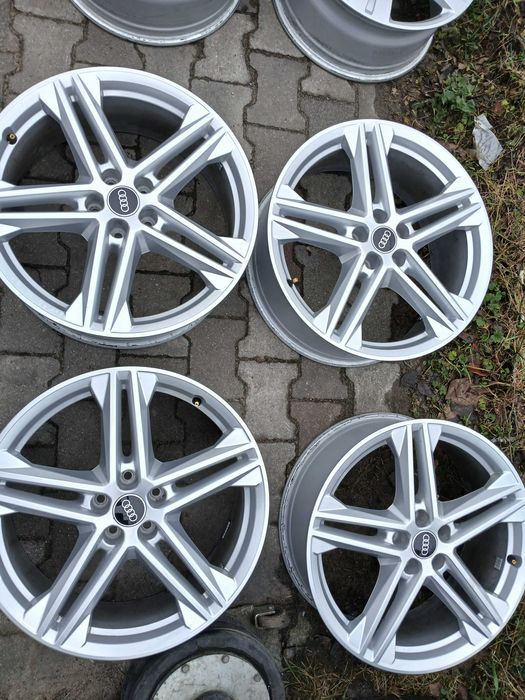A1001. AUDI 8 x 20 ET 39 rozstaw 5x112