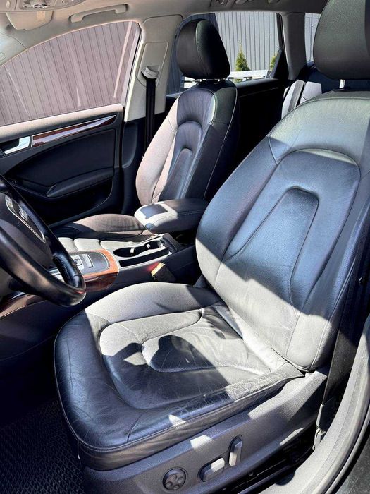 Автомобіль Audi A4 B8