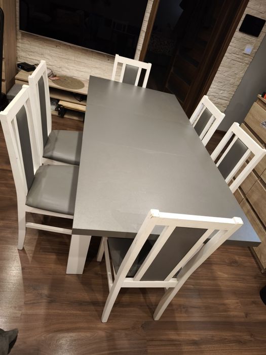 Stół rozkładany 6 krzeseł