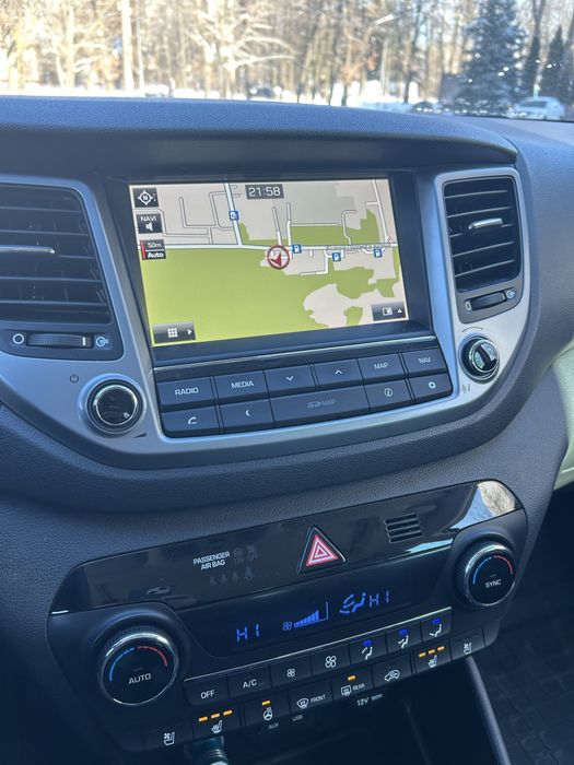 Офіційне авто ,максимальна комплектація