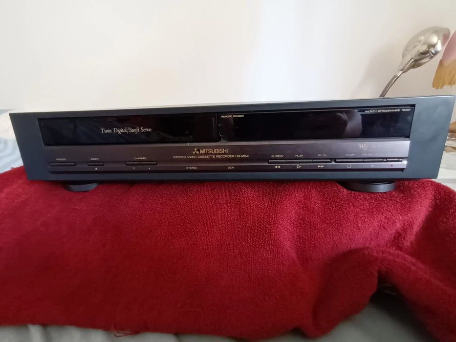 Leitor vhs Mitsubishi para peças (?)