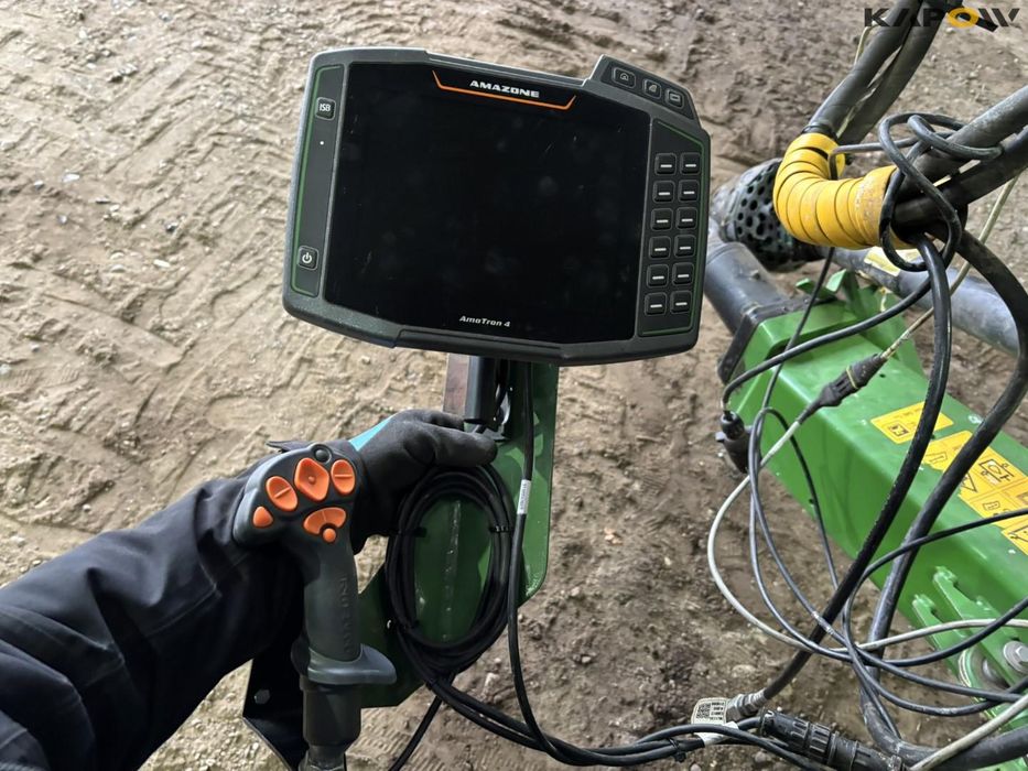 Opryskiwacz Amazone UX4200   maly przebieg