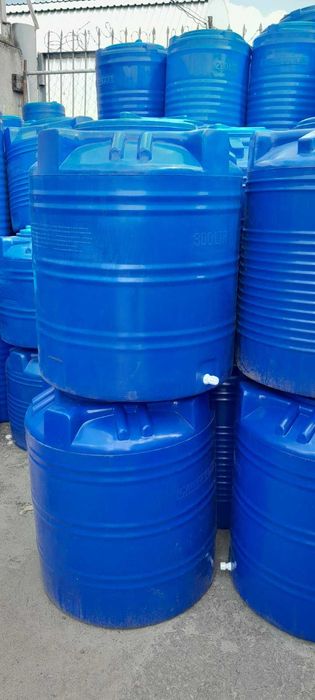 Пластикова бочка для води на 500 л, бак вертикальний 500 л пластиковий